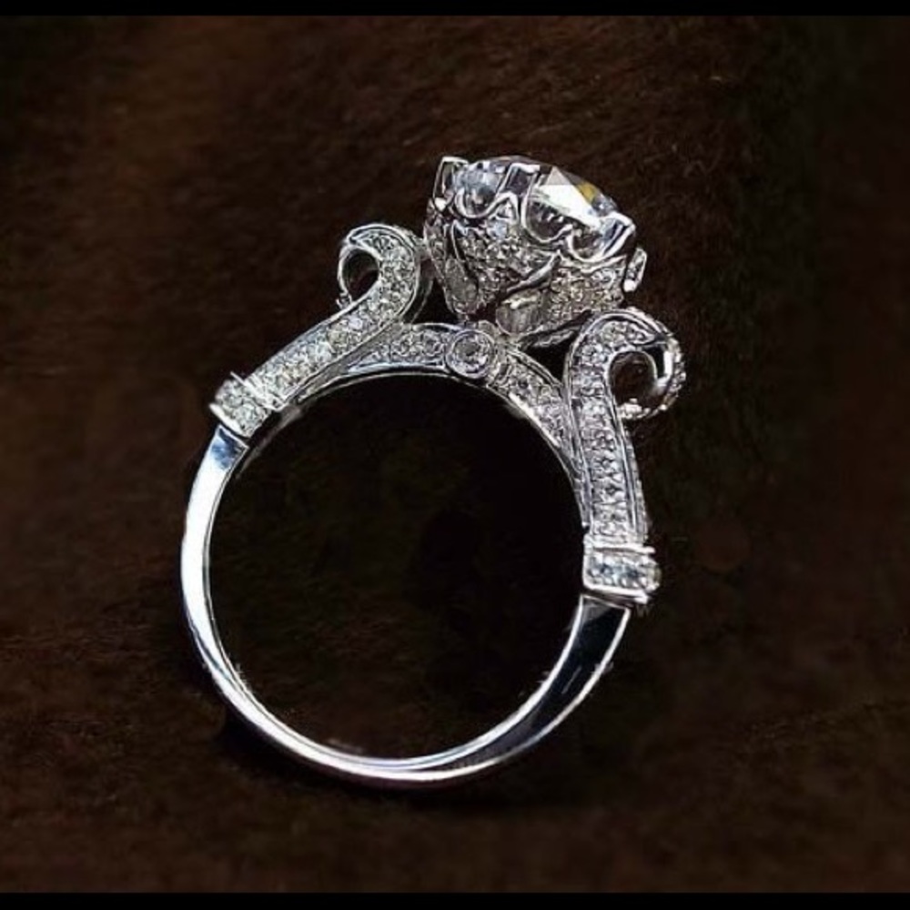 A New Sterling Silver 4 Carat Sona CReated Fiamond - Picture 7 of 8